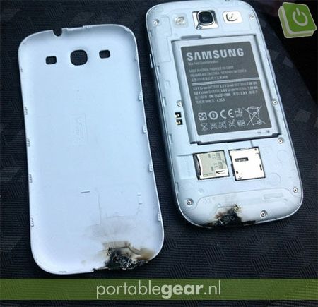 Ontplofte Samsung Galaxy S3 (via boards.ie)