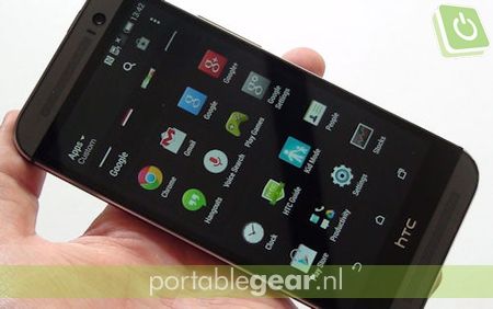HTC One M8: Android 4.4 KitKat