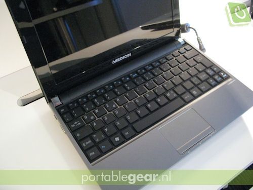 Medion Akoya Mini E1221