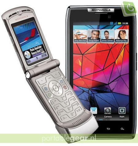 Motorola RAZR V3 (2004) vs. Motorola RAZR (2011)