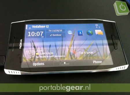 Nokia X7-00 (via Nokia Saga)
Nokia X7-00 (via Nokia Saga)