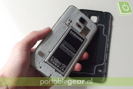 Samsung Galaxy S5: uitneembare batterij, microSD-kaartslot