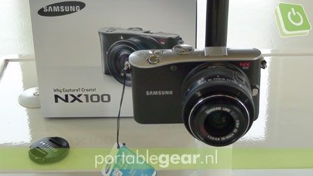 Samsung NX100 Black Package