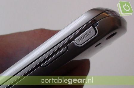 Sony Ericsson Xperia pro: HDMI-out
