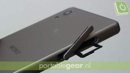 Sony Xperia Z5: nanoSIM/microSD-kaartslot